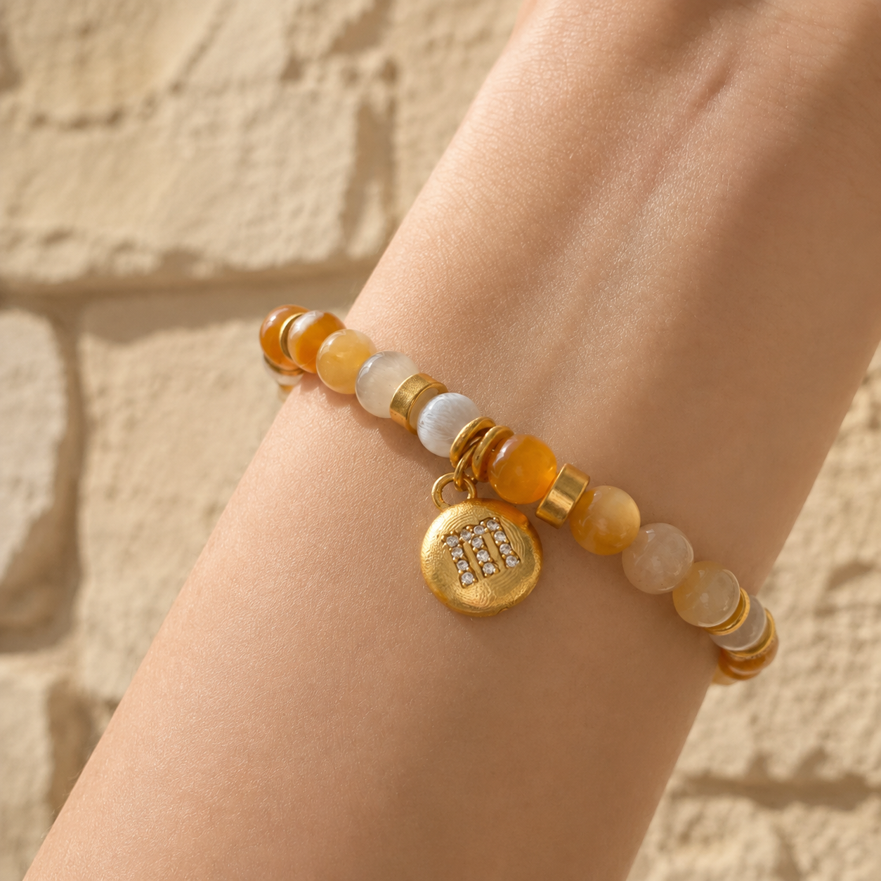 Metal｜Auric Threads Rabbit Hair Quartz Bracelet